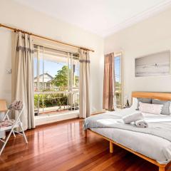 Quaint Double Room - Convenient Spot in Bexley - Shared Bathroom
