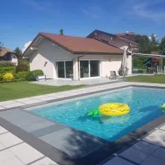 Magnifique villa au bord du lac
