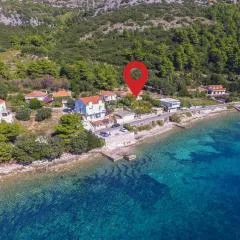 Bella Perna 3-Bedroom beachfront apartment