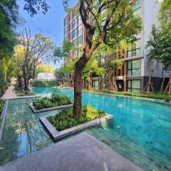 Sukhumvit BTS Tonglor Thonglor Quiet Cozy Pool Free Shuttle