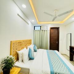 Hotel Ashram View Just 10 Minute Away Form Nizamuddin Railway Station
