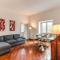Splendid flat on the Tiber river