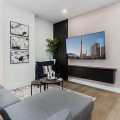 Casa Hotels McCaul - New with Workspace & Kitchen