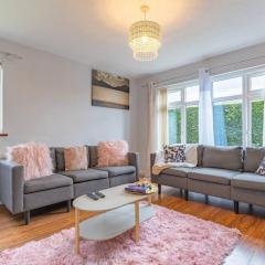 Sleek and Cozy 1BR Resorts World Nearby