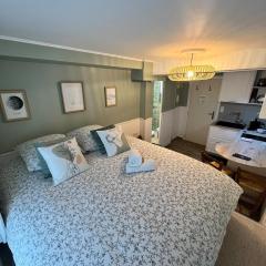 Studio BROSSARD 2pers Tv and Wifi