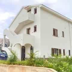 Apartments Nana - Baska