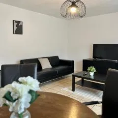Central 5-Bed Apartment, A46 & Central Station & Wi-Fi