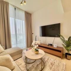 Premium 1br In Jvc Pool, Balcony & Parking