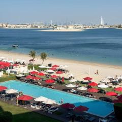 Spacious beachfront 2 bedroom apartment - The 8