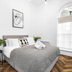Stylish 2 Bedroom Apartment - Free WiFi - Netflix - Wolverhampton Centre - 2TO