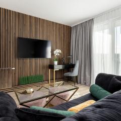 Stylowy Apartament z Parkingiem i Biurkiem w Gdańsku by Noclegi Renters