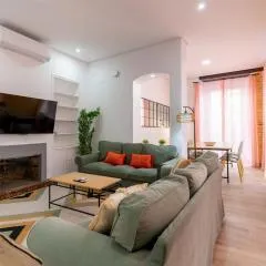 Aurora Nueva Casa Maestranza Catedral Parking