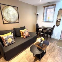 Glastonbury Hidden Passage, Split Level 1 Bedroom Apt