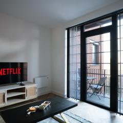 Balcony city view Spacious WiFi Family Contractors