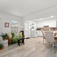NEW! Bayside Escape - Cozy Hideaway Near Bayshore Beautiful