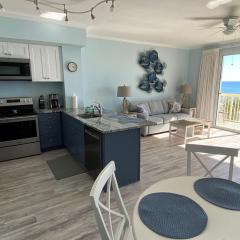 Celadon 207 beachfront 1 BR 2 BA Sleeps 6