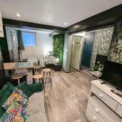 Appartement verdoyant au bord du lac Leman entre Evian et Thonon dans une Villa