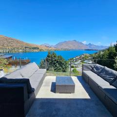 Stunning Views - Queenstown Townhouse