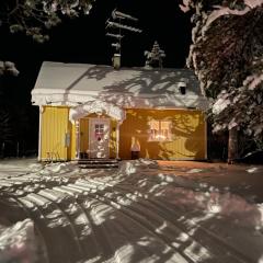 Mysigt hus på hästgård, mellan Jukkasjärvi och Kiruna
