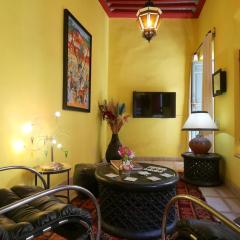 Riad Al Kamar, private, 2 min from Jema El Fna Square