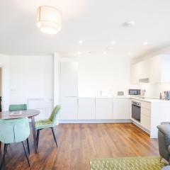 Spacious, modern apartment close to Bicester Village