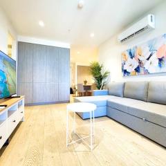 Heart of Adelaide - 2BR Rundle Mall Apt with Gym