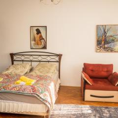 Spacious Parkfront Residence