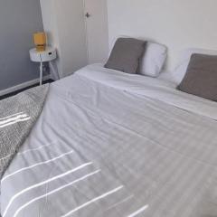 Doncaster-House-Sleeps8-Parking-Garden