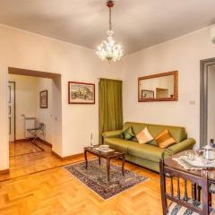 XX SETT Flat by Barberini Trevi Fountain