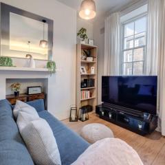 The Foxhole - Fitzrovia - by Frankie Says