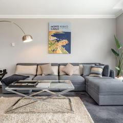 Bright, Luxury Penthouse with Amazing Views