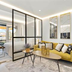 Golden Mile Lux Sea View Suite with Balcony