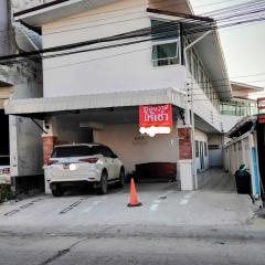 room 9 still available for MotoGP