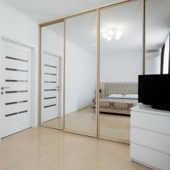 Central, 1 bedroom Luxury apartment