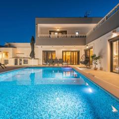 Luxury Villa Heated Pool, 6 persons, Jacuzzi, Sea View
