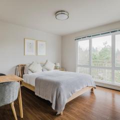 Blueground Bellevue AC balcony nr park SEA-825