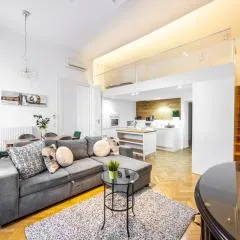 Charming & Elegant Grand Suite next to the Fashion St'