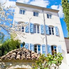 Elegant Town house-sleeps 14