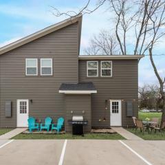 Happy Large Home with 2 living area near Stockyard, AT&T