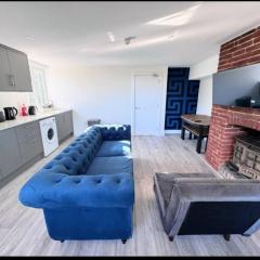 Canterbury Castle Lodge - 8 Bedroom Retreat