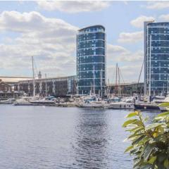 Marina Point East in Kent Sleeps 4 with Parking