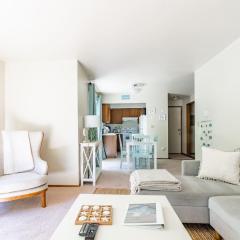 Tranquil king bed suite near ocean