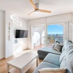 Estudio moderno con terraza y vistas al Mar