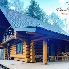 北軽井沢の浅間山麓に佇む本格カラオケとサウナ付きログハウス