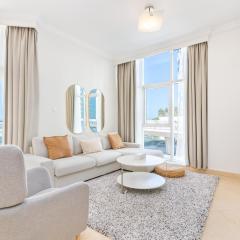 Stylish 1-Bedroom with Stunning Marina Views at Dorra Bay