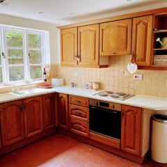 Grade II listed cottage Bridgnorth Pass The Keys