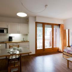 Studio Confortable pour 2 Personnes avec Balcon, Proche Télécabine et Spa à Brides-les-Bains - FR-1-512-114