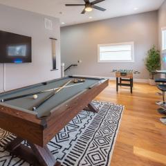 Chic Downtown Retreat Breweries, Murals & Music