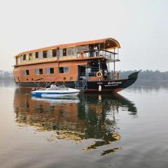 Aquaholic - A Floating Villa