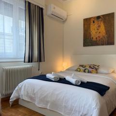 Near Acropolis Sunny Apartment!